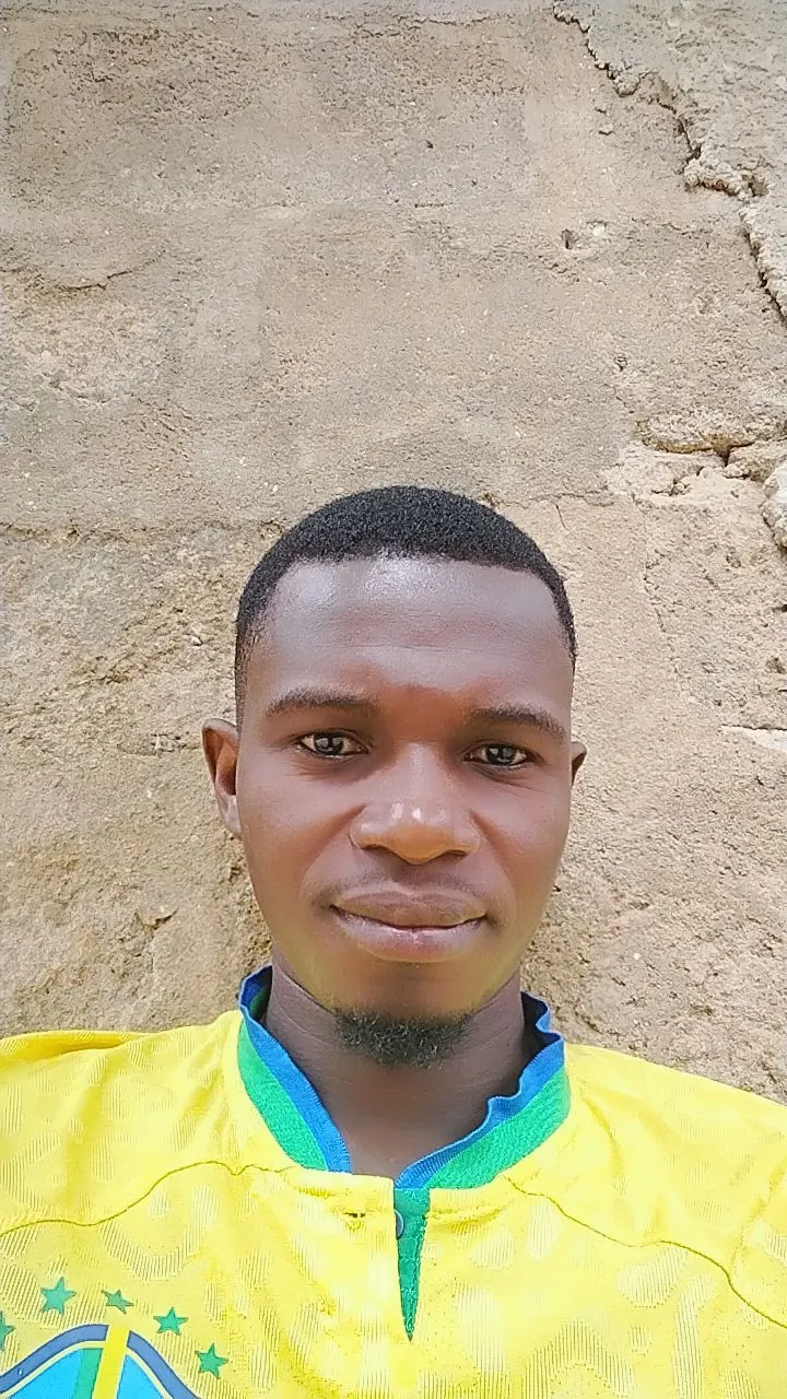 Caissier, agent commercial, acceuil